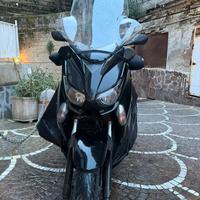 Yamaha XMAX 250