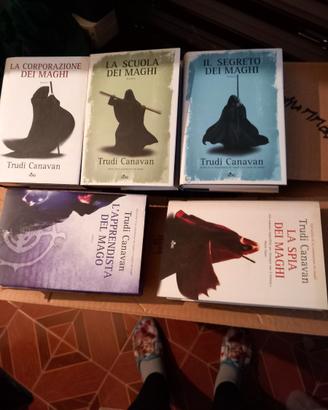 Libri trudi canavan