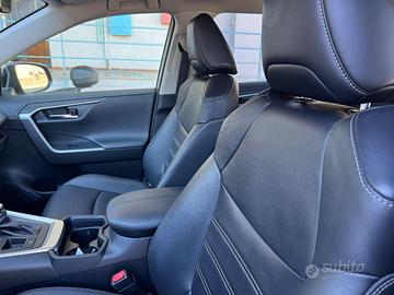 TOYOTA RAV 4 LOUNGE ANNO 2021