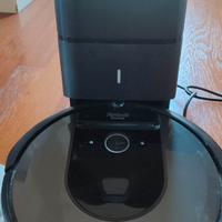iRobot i7 con base svuotatutto , scooba, muri