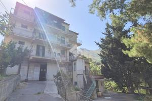 5 LOCALI A MONREALE