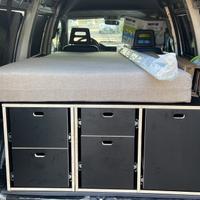 Mobili per furgone camperizzato