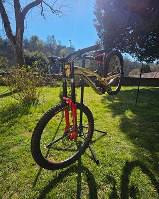 Commencal Supreme V4 