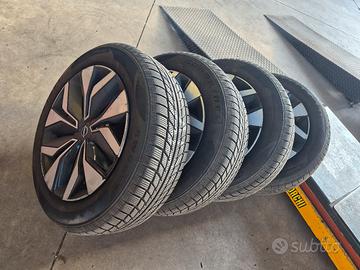 215 60 17 cerchi  originali Nissan 17 