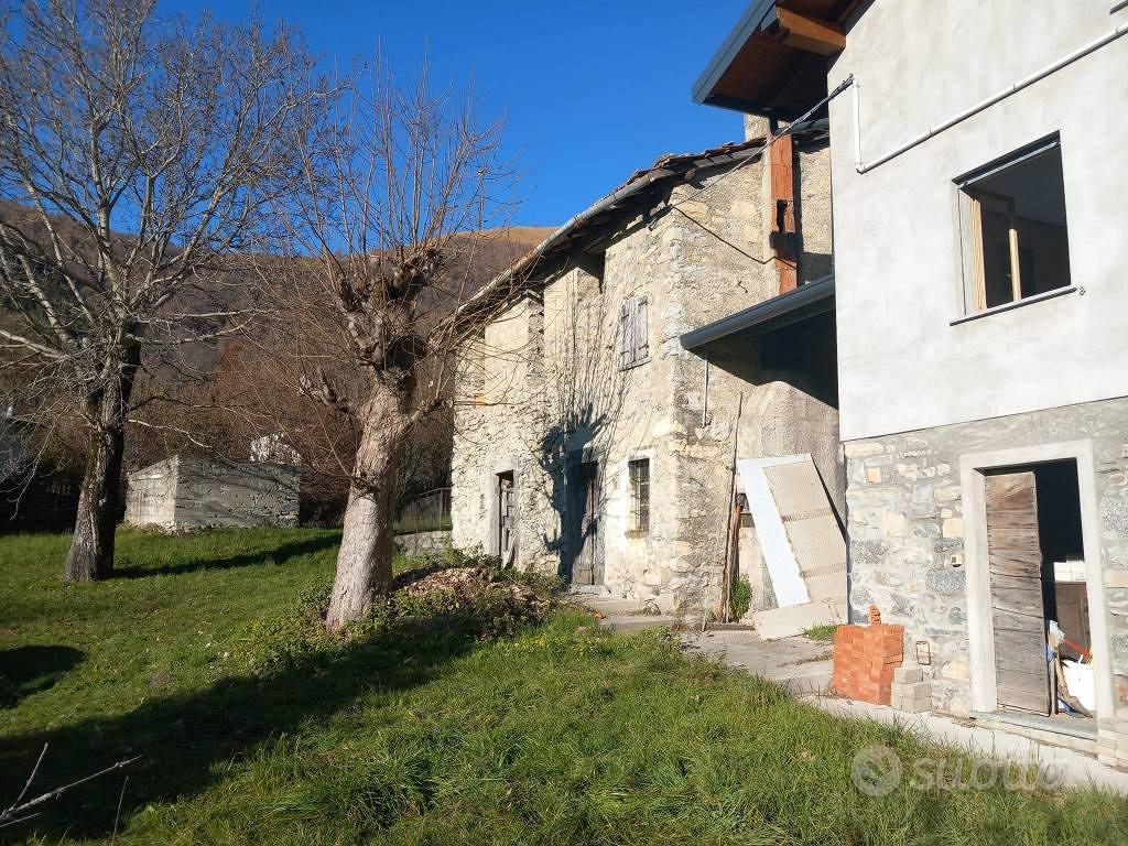 Rustico / Casale di 219 m² con più di 5 locali e b - Vista 3