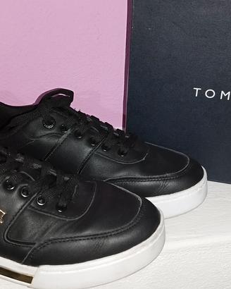 scarpe nere n.38  Tommy Hilfiger 