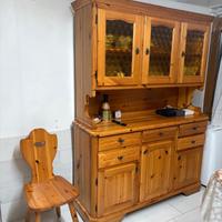  credenza rustica e tavolo con 4 sedie