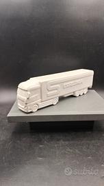 Esselunga 65° camion truck in ceramica di Seletti 