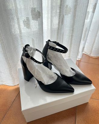 décolleté con cinturino alla caviglia