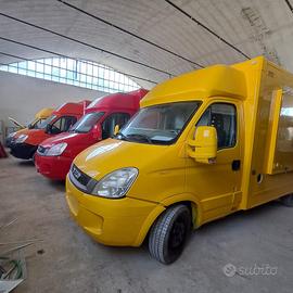 AUTONEGOZIO paninoteca ambulante food truck