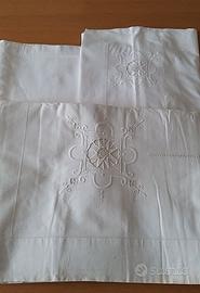 Completo lenzuola ricamate a mano anni '50