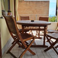 Tavolo da giardino con sedie