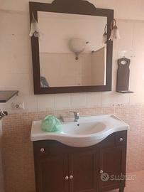 Mobile da bagno in noce con accessori