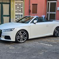 Audi TT cabrio quattro S line - 240cv - automatico