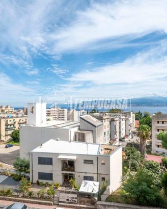 Appartamento a Messina Viale Regina Elena 5 locali