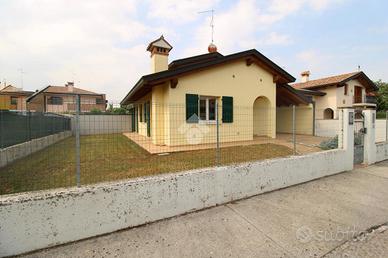 CASA INDIPENDENTE A SANTA MARIA LA LONGA