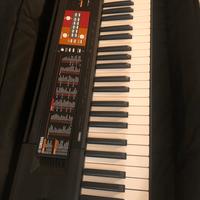 Pianola Yamaha modello Psr F51 con custodia,