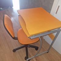  scrivania arancione 
