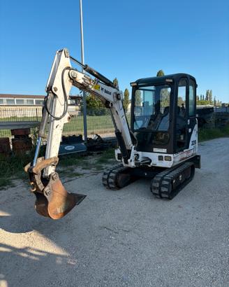 Escavatore Bobcat 328G usato