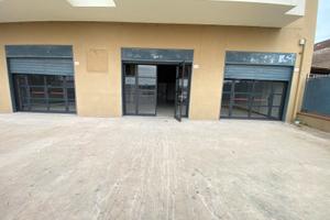 Locale 300MQ + Spazio Esterno FL347