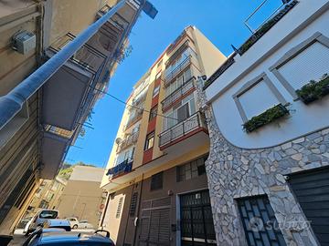 Camaro Inf., appartamento in stabile con ascensore