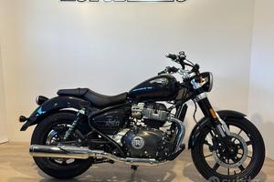 Royal Enfield Super Meteor 650 Astral Black tasso 