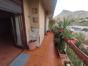 Attico con p.auto riservato e vista mare T.Natale