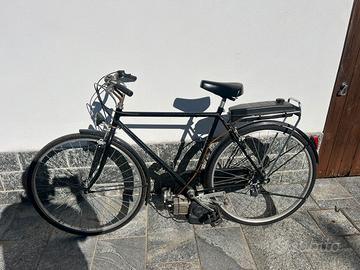 Bicicletta con motore a scoppio