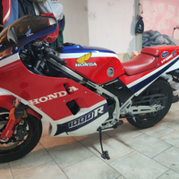 Honda VF 1000 R sc16E 1984 asi