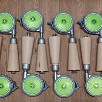 piedi In legno con ruote per letto o mobili 