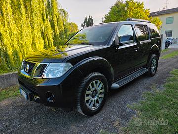 Nissan Pathfinder LE 2.5 dCi 190 CV Automatica 7p