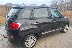 Fiat 500L con gancio traino
