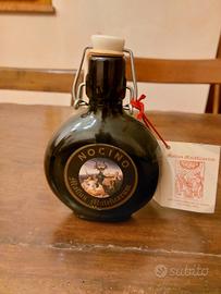 Bottiglia artigianale di nocino Mallus Maleficarum