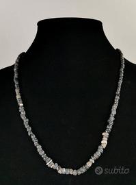 Collana in vetro e pietra dell'antica Roma