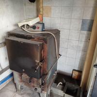 Caldaia sansa e legna completa di pompa 28 Kw