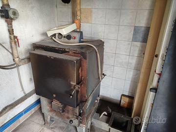 Caldaia sansa e legna completa di pompa 28 Kw