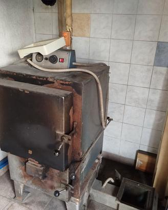 Caldaia sansa e legna completa di pompa 28 Kw