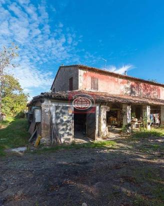 Casa indipendente di 500 m² con più di 5 locali e 
