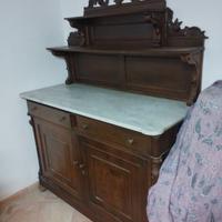 Mobile con piano in marmo