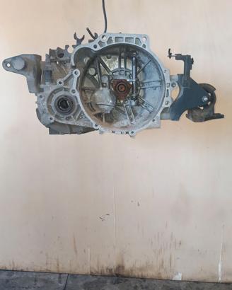 Cambio Kia Sportage 2.0 B 5M anno 2009