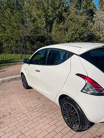 Lancia Ypsilon Bianca 1.2 Gold