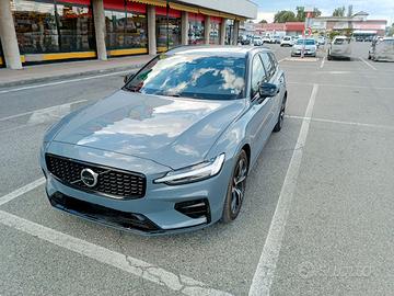 VOLVO V60 My 2024