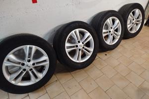 set completo cerchi in lega Nissan (cerchi + pneum