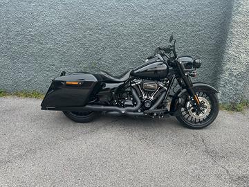 Harley Davidson Road King special top level