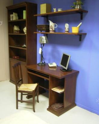 Scrivania porta pc in legno con mensole