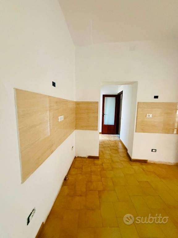 Appartamento di 80 m² con più di 5 locali a Palaia - Vista 3