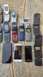 Lotto 15 cellulari collezione/ricambi varie marche