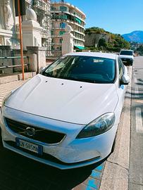 Volvo V40 D2 – 2014