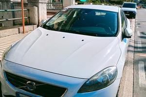 Volvo V40 D2 – 2014