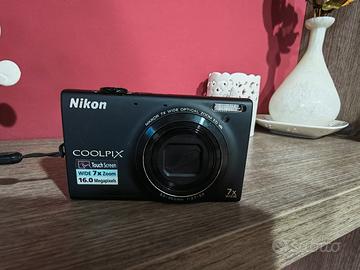 Nikon p300